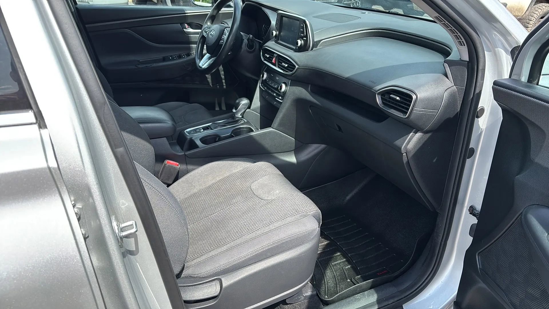 Used 2019 Hyundai Santa Fe SEL AWD/4WD image 16