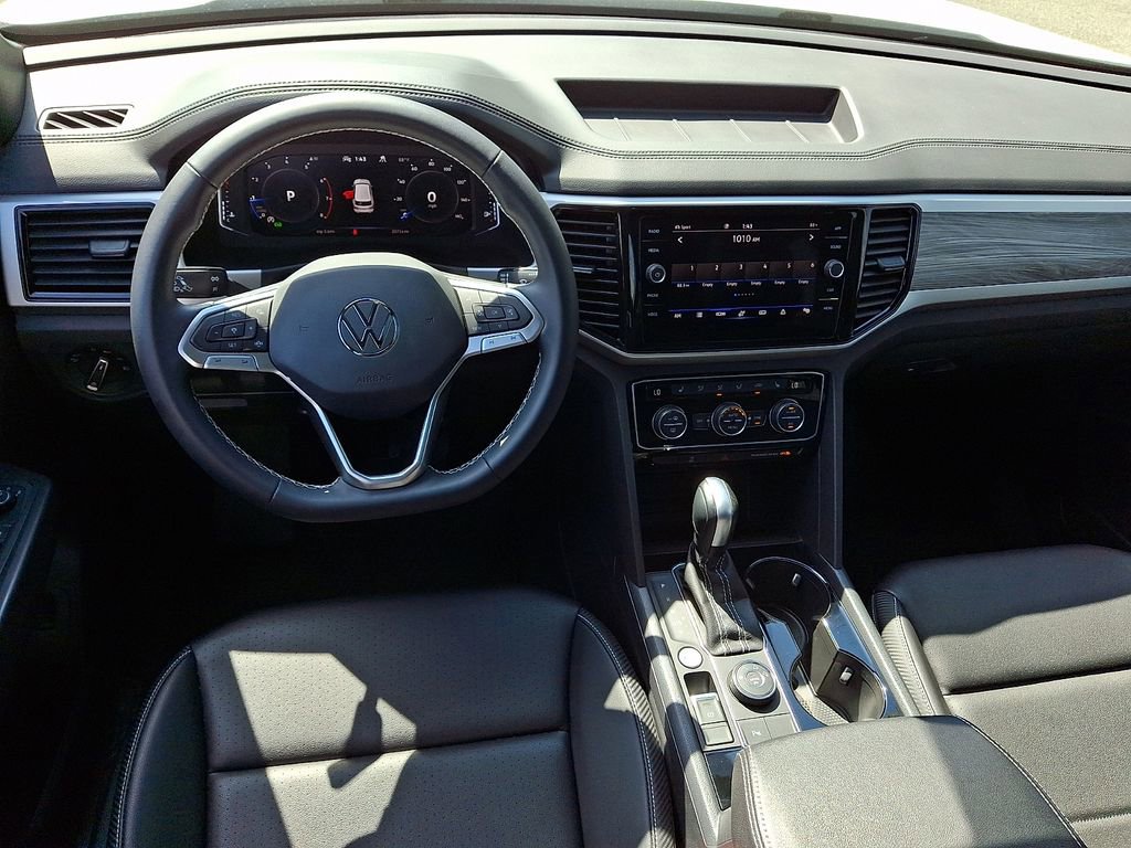 Certified 2023 Volkswagen Atlas Cross Sport SE w/ Panoramic Sunroof Package AWD/4WD image 11