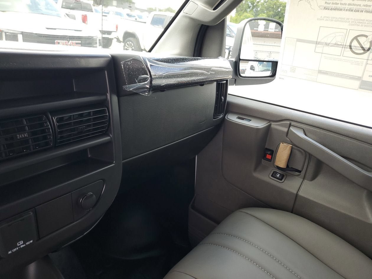 New 2026 GMC Savana 2500 Extended RWD image 24