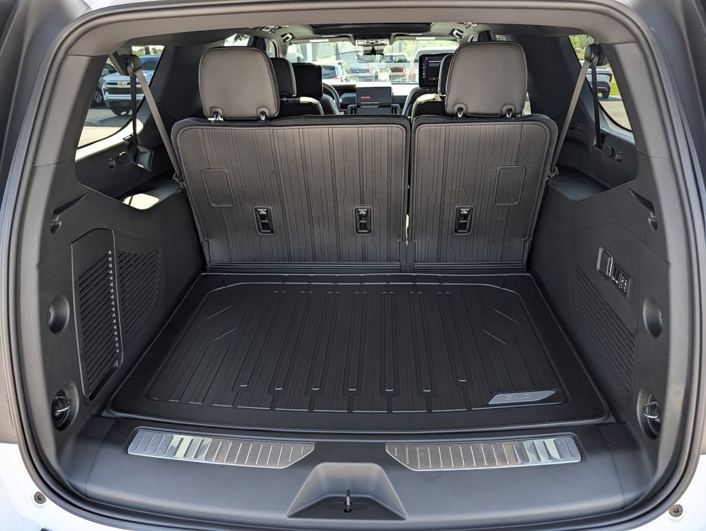 New 2026 GMC Yukon XL AT4 Ultimate w/ LPO, Floor Liner Package AWD/4WD image 29