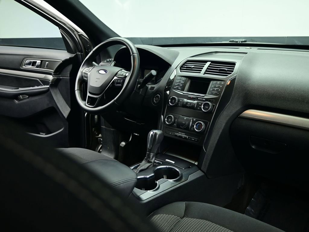 Used 2019 Ford Explorer XLT image 68