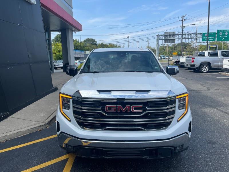 Used 2024 GMC Sierra 1500 SLT image 3