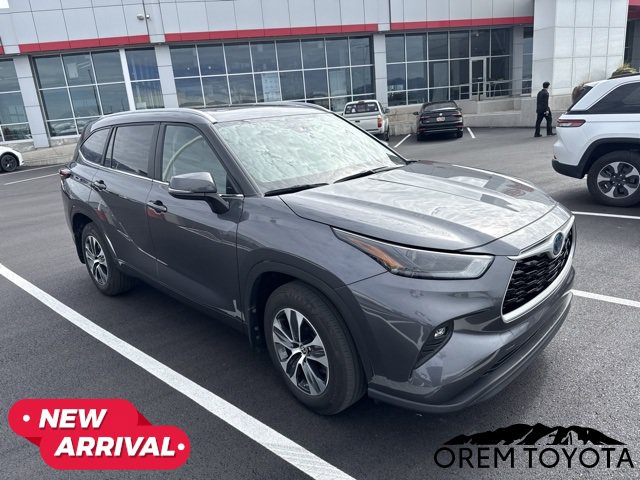 Used 2024 Toyota Highlander XLE