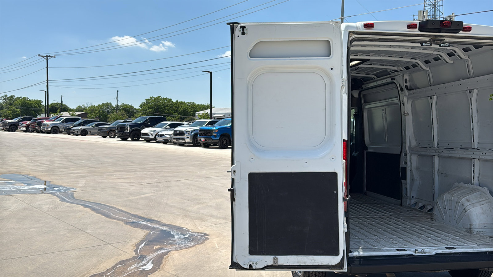 Used 2025 RAM ProMaster 2500 w/ Convenience Group FWD image 26