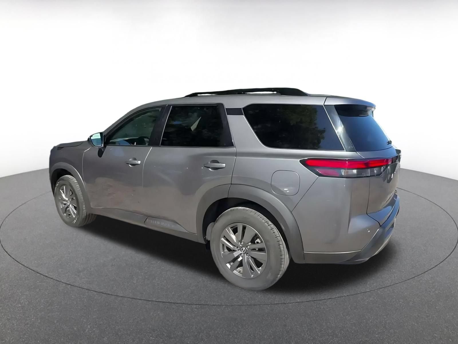 Used 2026 Nissan Pathfinder SV AWD/4WD image 9