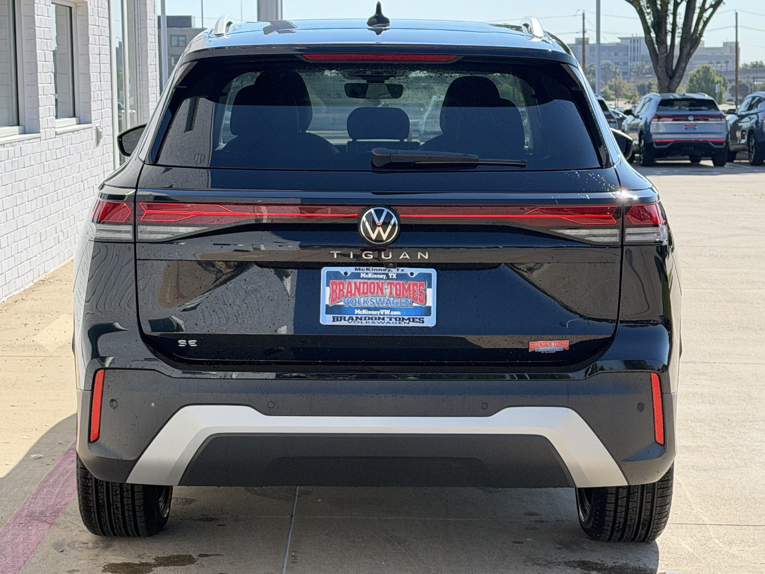 New 2026 Volkswagen Tiguan SE FWD image 6