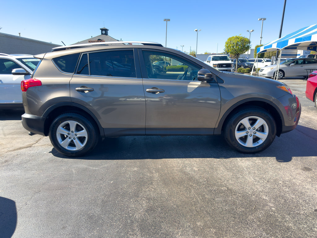 Used 2014 Toyota RAV4 XLE AWD/4WD image 8