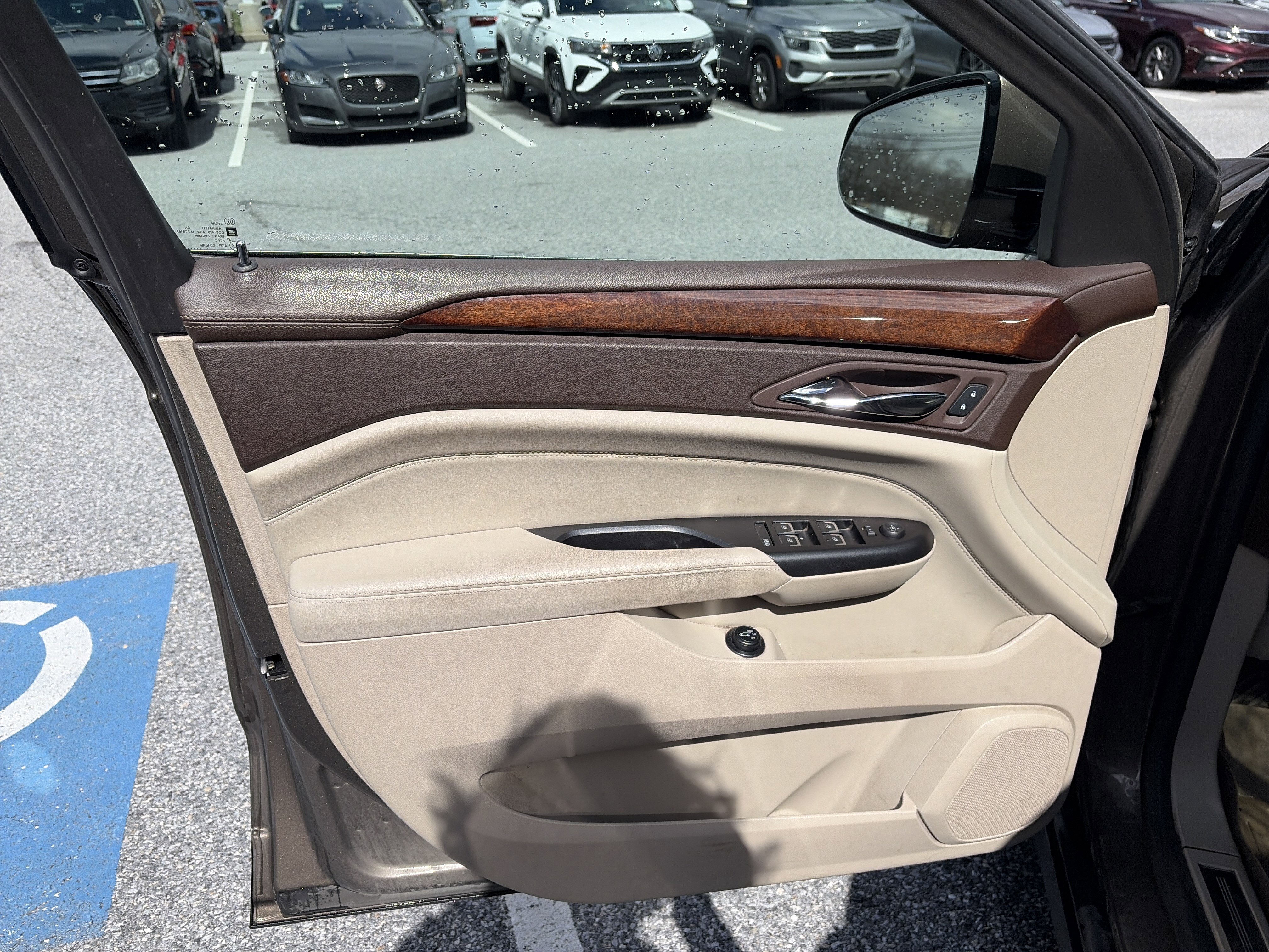 Used 2016 Cadillac SRX Luxury w/ Driver Awareness Package image 12