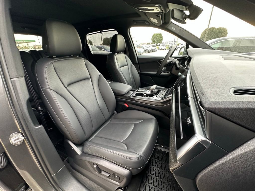 Used 2021 Audi Q7 2.0T Premium Plus w/ Executive Package image 34
