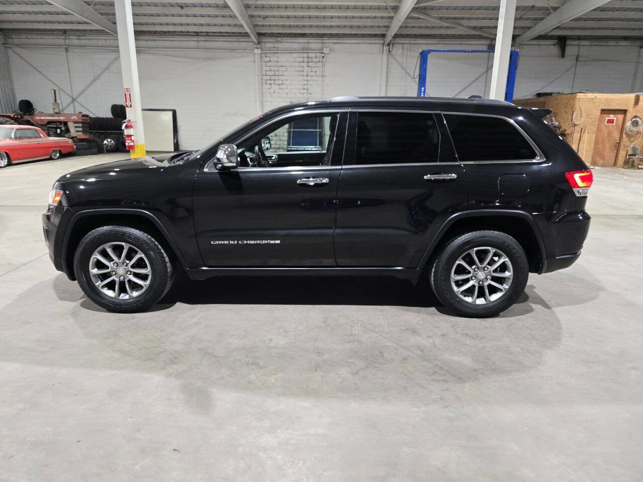 Used 2014 Jeep Grand Cherokee Limited AWD/4WD image 5