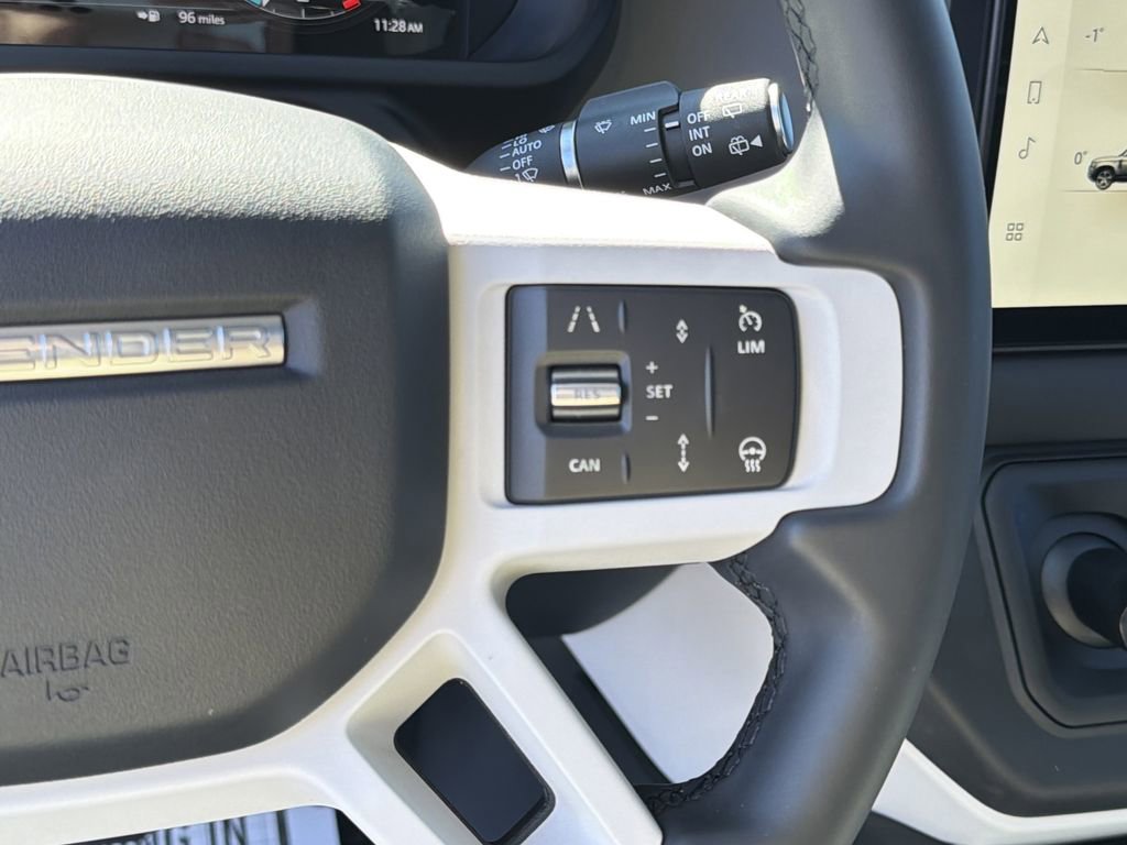 Used 2025 Land Rover Defender 110 S image 24
