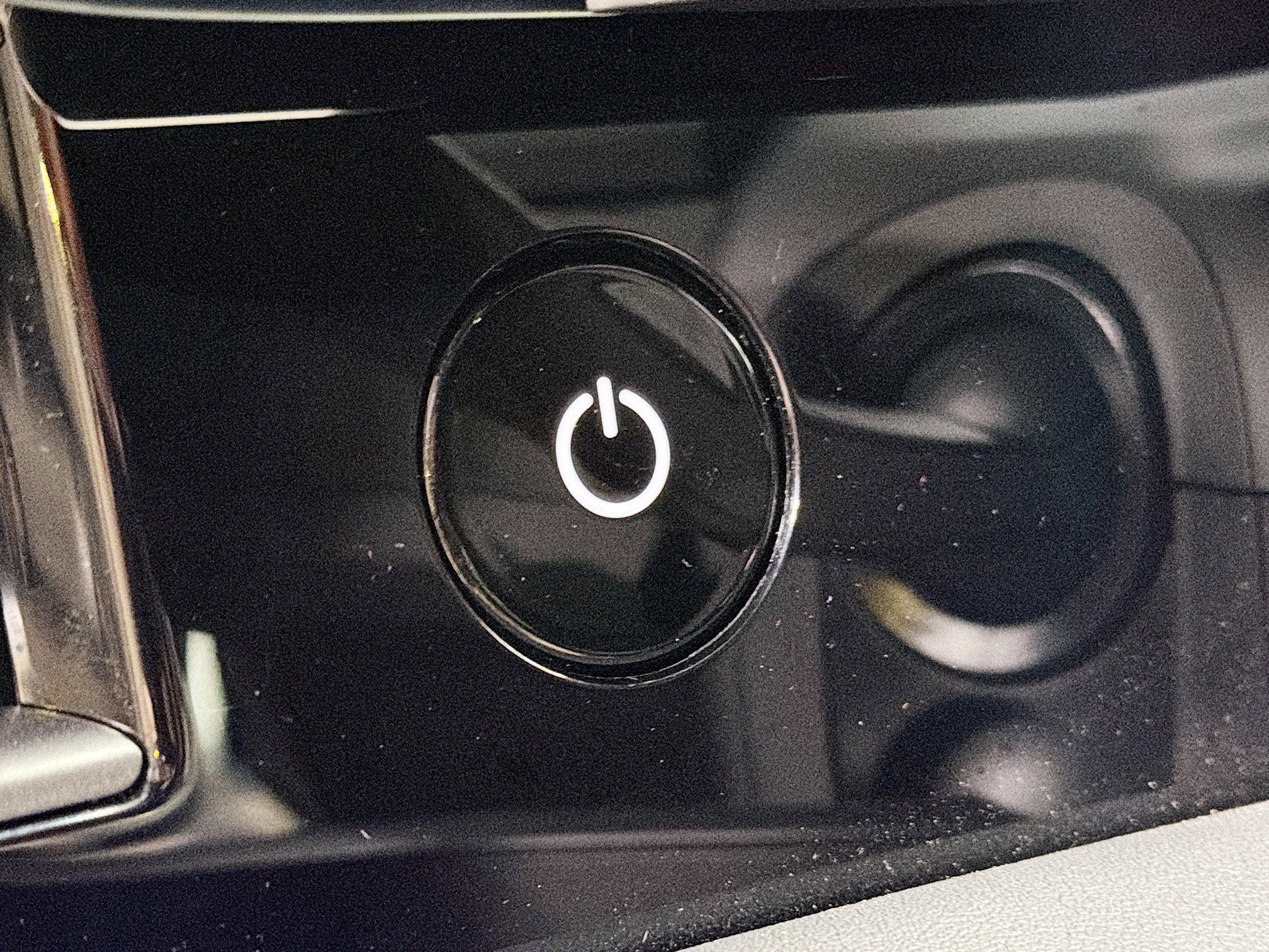 Certified 2025 Porsche Taycan image 34