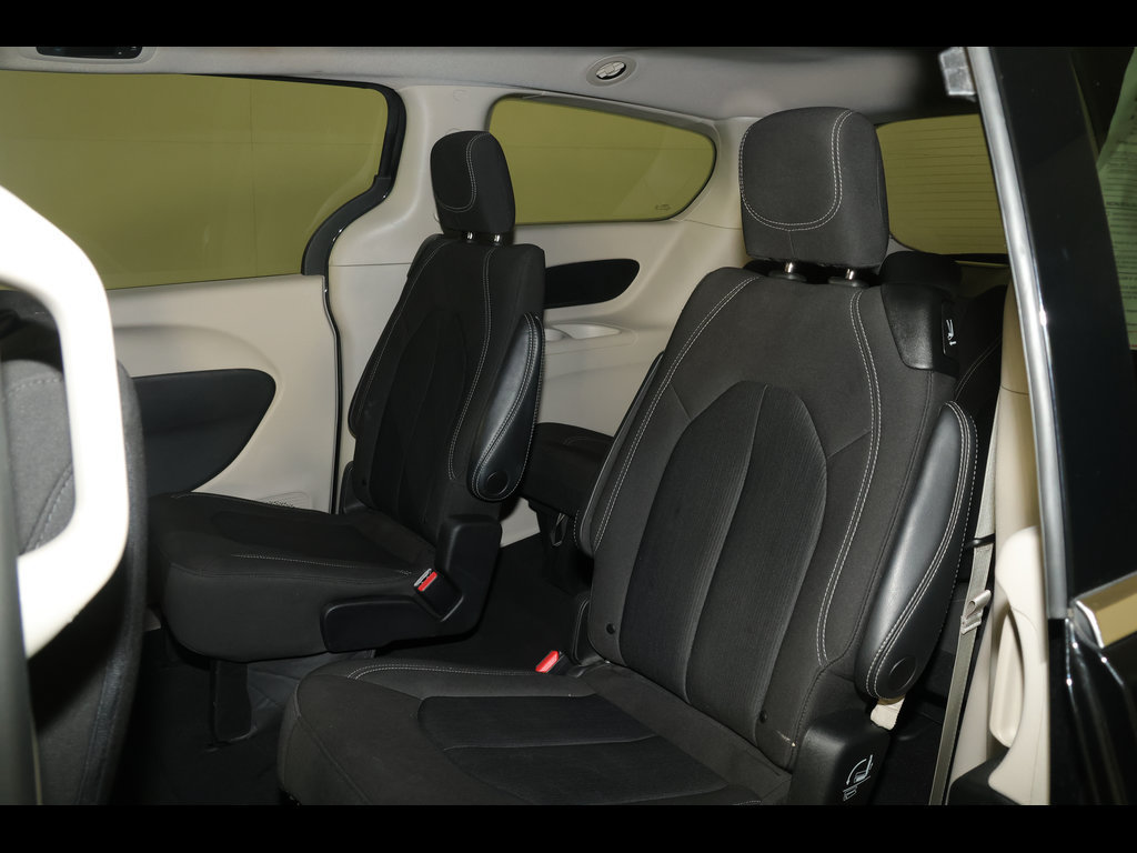 Used 2023 Chrysler Voyager LX FWD image 27