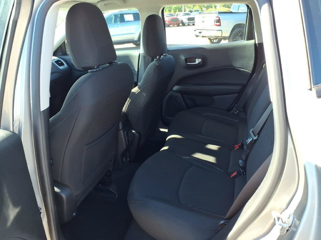 Used 2021 Jeep Compass Sport w/ Cold Weather Group FWD image 9