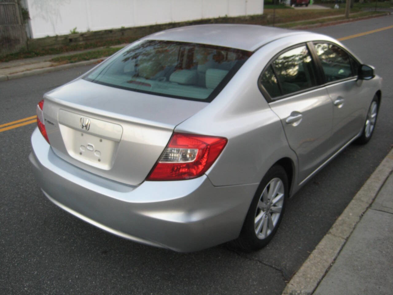 Used 2012 Honda Civic EX-L image 3
