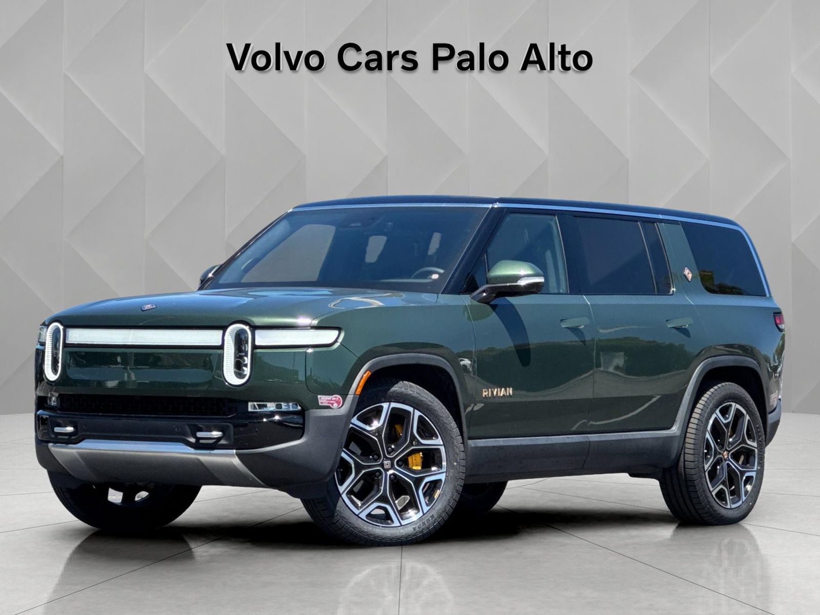 Used 2022 Rivian R1S Launch Edition AWD/4WD image 2
