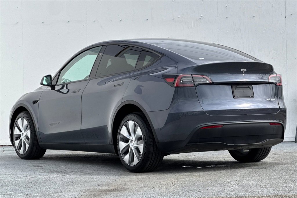Used 2023 Tesla Model Y Long Range image 6