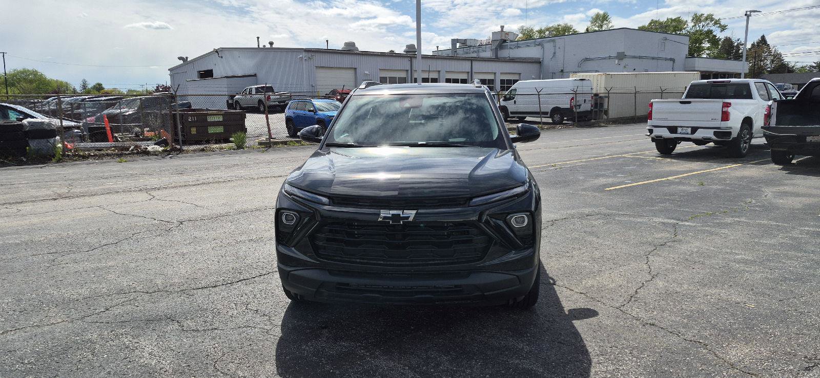 New 2026 Chevrolet TrailBlazer LT w/ Midnight Edition FWD image 2