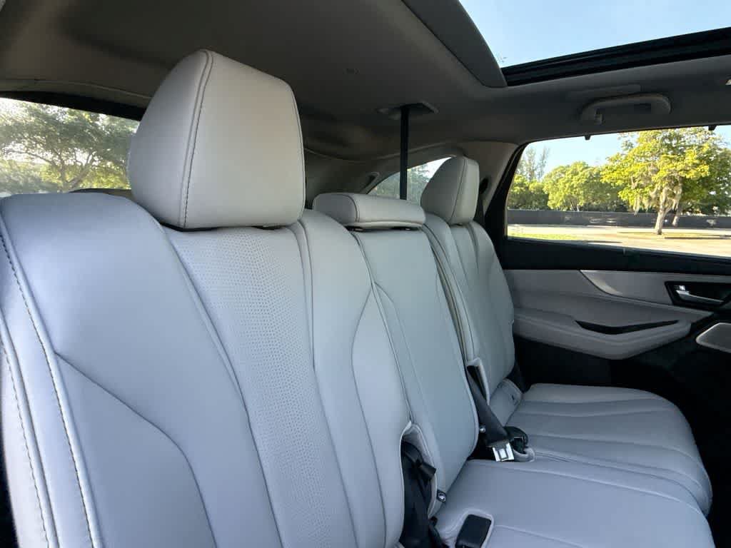 Used 2025 Acura MDX w/ Technology Package FWD image 26
