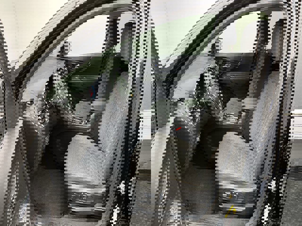 Used 2022 Chevrolet Equinox LT image 3