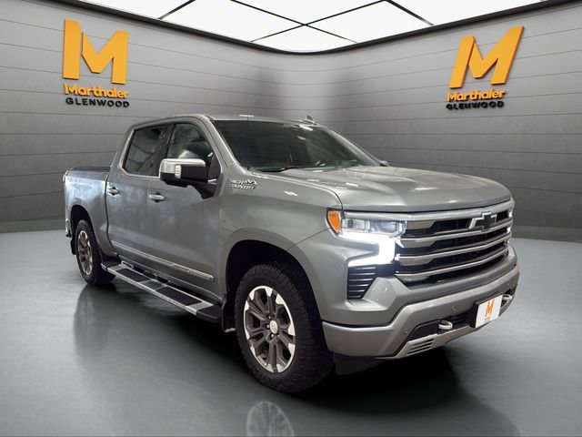Used 2023 Chevrolet Silverado 1500 High Country w/ Technology Package image 2
