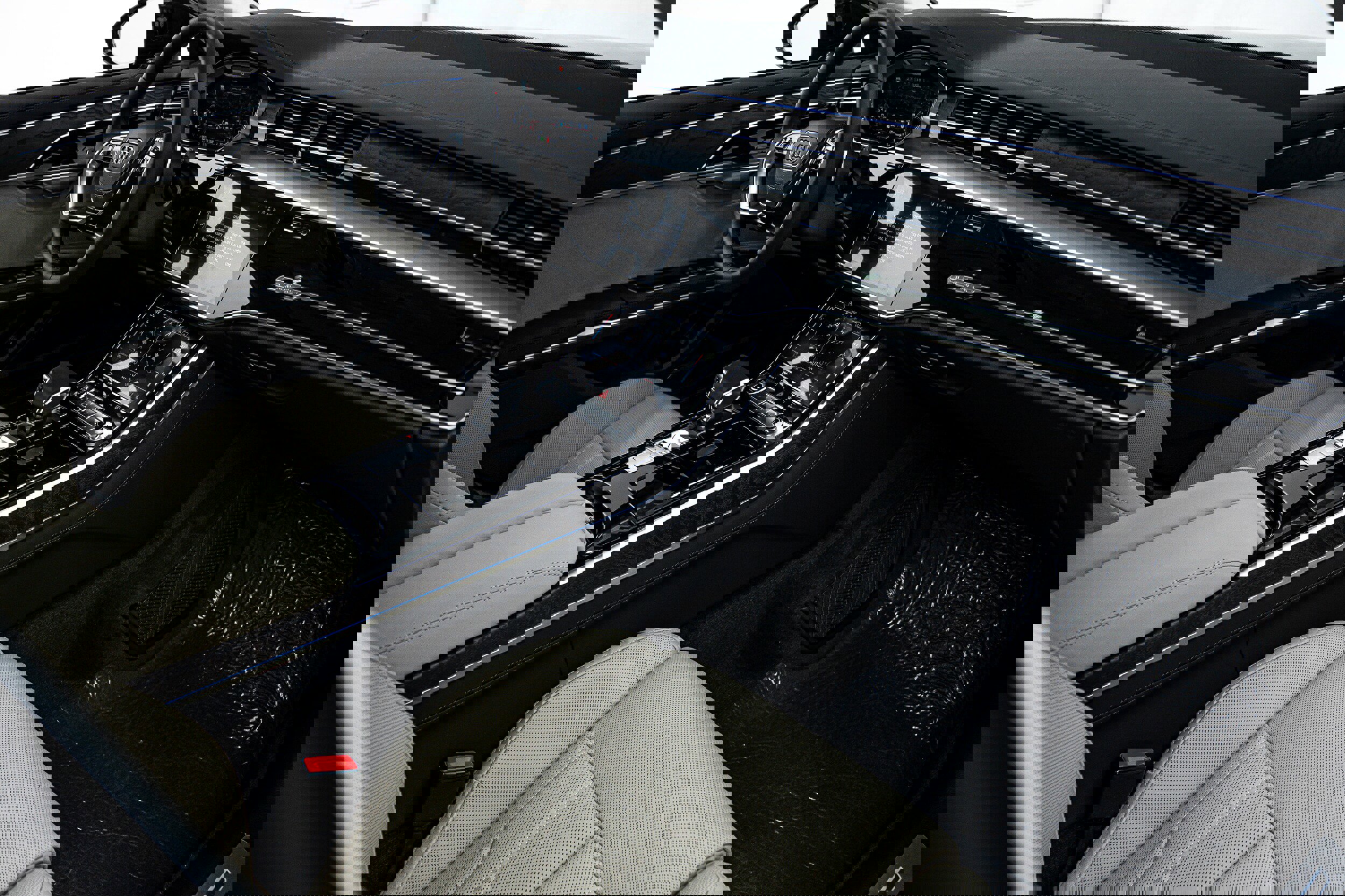 New 2025 Audi A8 L 3.0T image 14