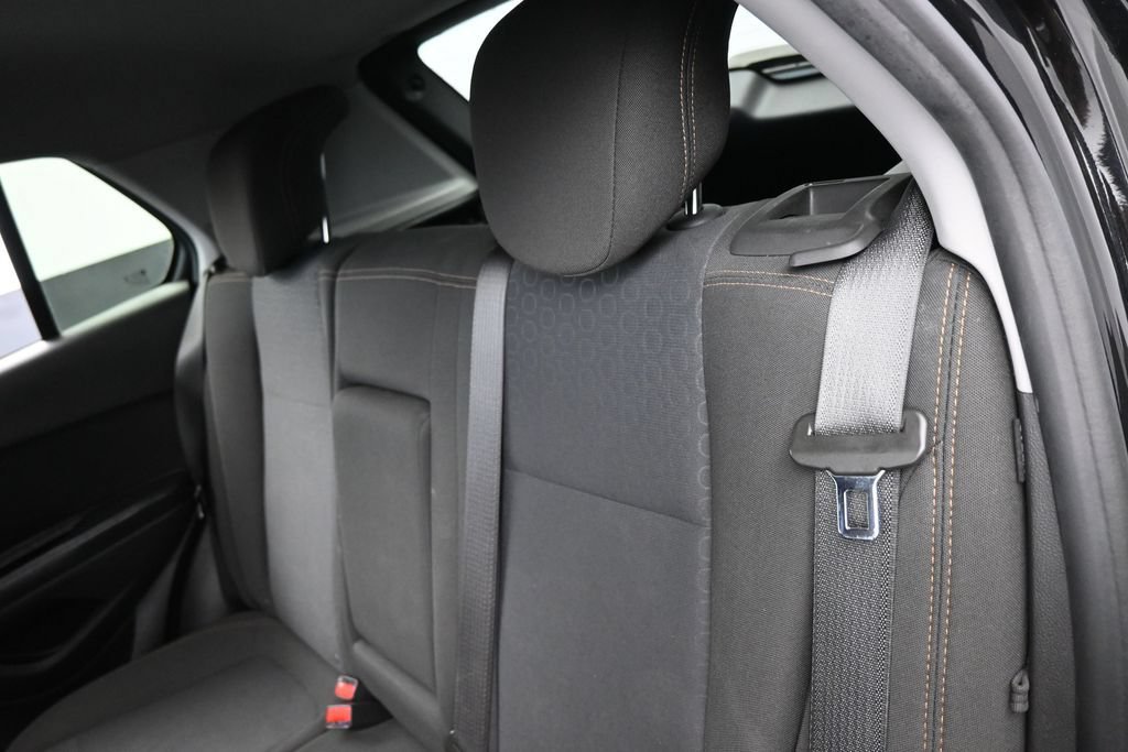 Used 2022 Chevrolet Trax LS w/ Tint and Cruise Package AWD/4WD image 27
