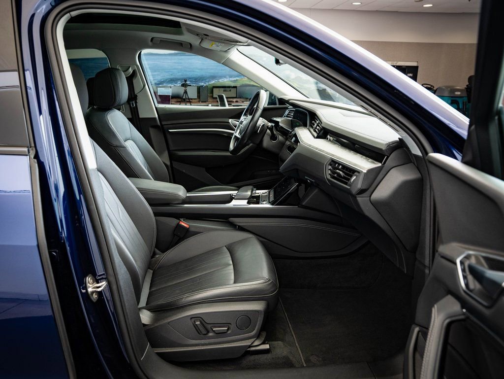 Used 2021 Audi e-tron Premium w/ Convenience Plus Package AWD/4WD image 20