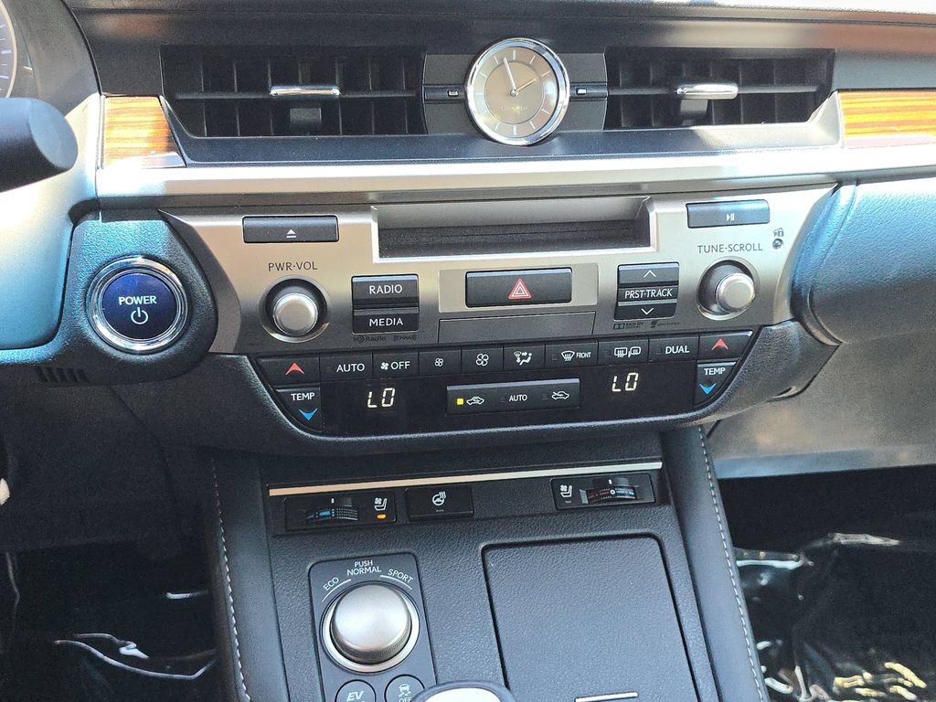 Used 2016 Lexus ES 300h w/ Navigation System Package FWD image 29