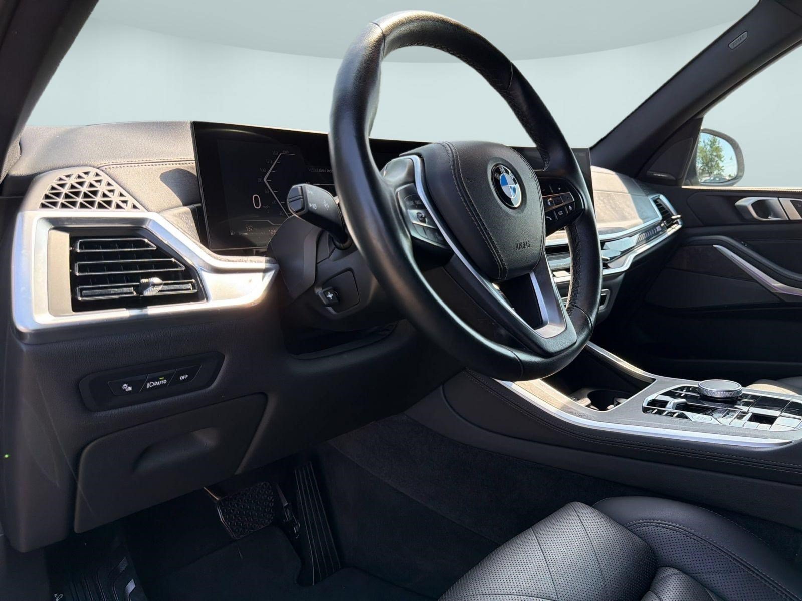 Used 2025 BMW X5 xDrive40i AWD/4WD image 4