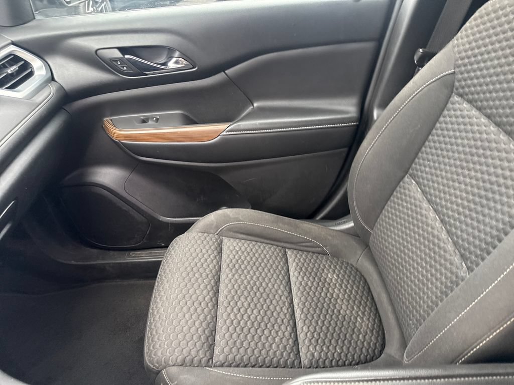 Used 2018 GMC Acadia SLE FWD image 25