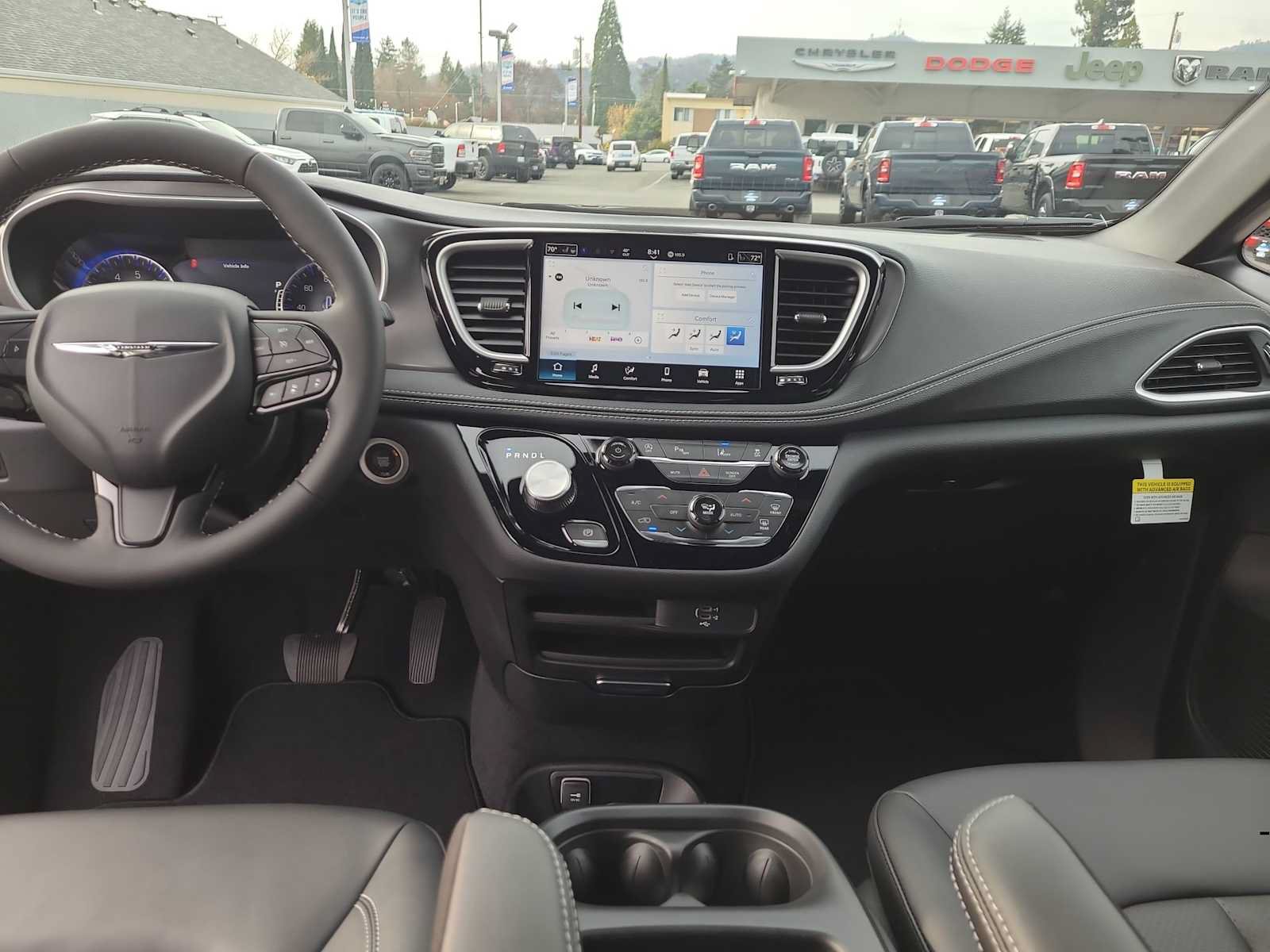 New 2026 Chrysler Pacifica Select w/ S Appearance Package FWD image 18