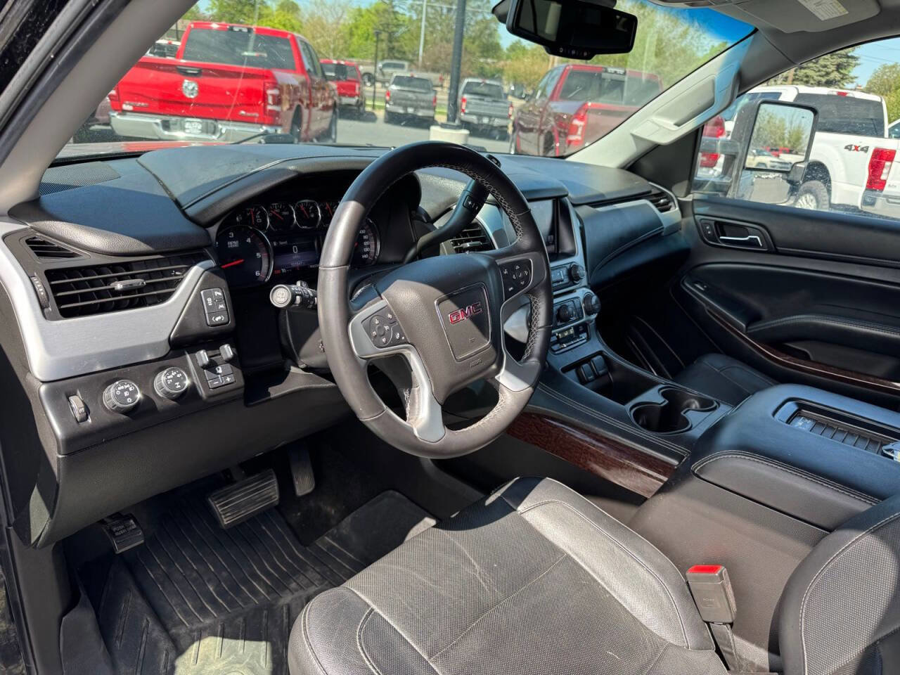 Used 2016 GMC Yukon XL SLT w/ Open Road Package AWD/4WD image 14