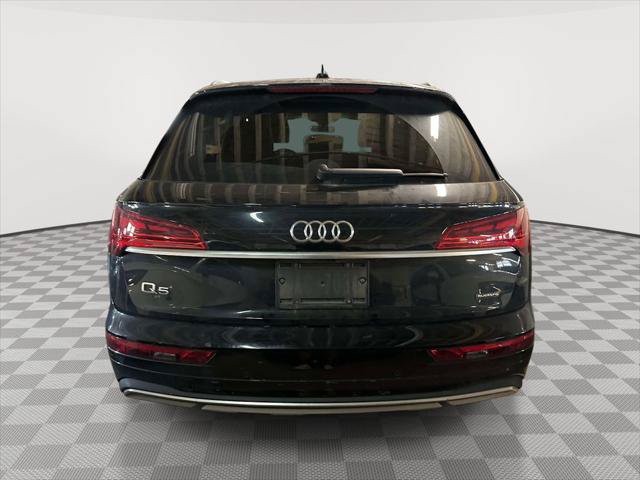 Used 2023 Audi Q5 2.0T Premium w/ Convenience Package AWD/4WD image 3