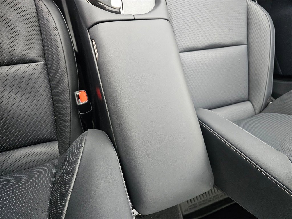 Used 2025 Toyota Crown Signia w/ Advanced Technology Package image 33