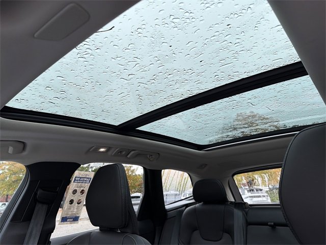 Used 2022 Volvo XC60 B6 Inscription w/ Advanced Package image 22