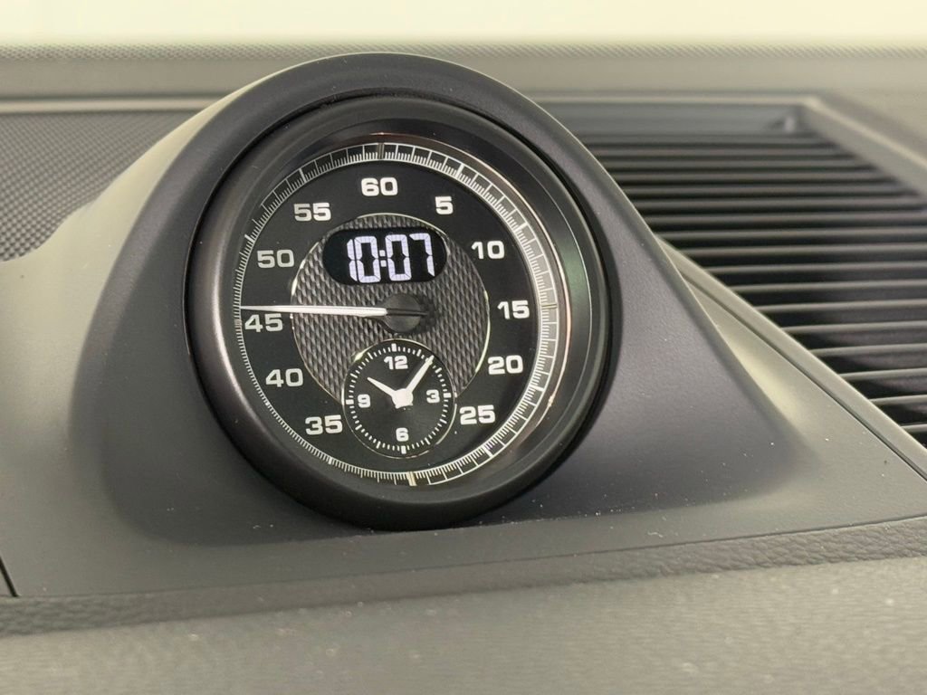 New 2026 Porsche Macan image 32