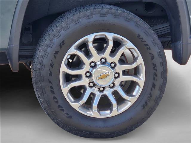 Used 2025 Chevrolet Silverado 2500 LTZ w/ LTZ Premium Package AWD/4WD image 14