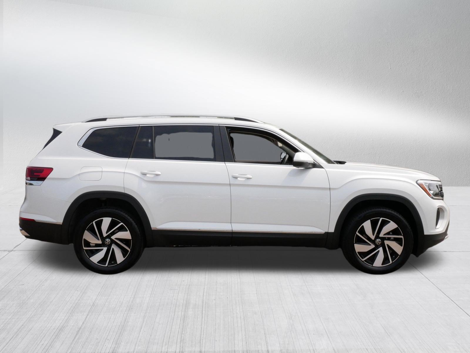 Used 2025 Volkswagen Atlas SEL AWD/4WD image 8