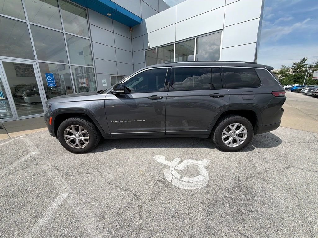 Used 2021 Jeep Grand Cherokee L Limited AWD/4WD image 2