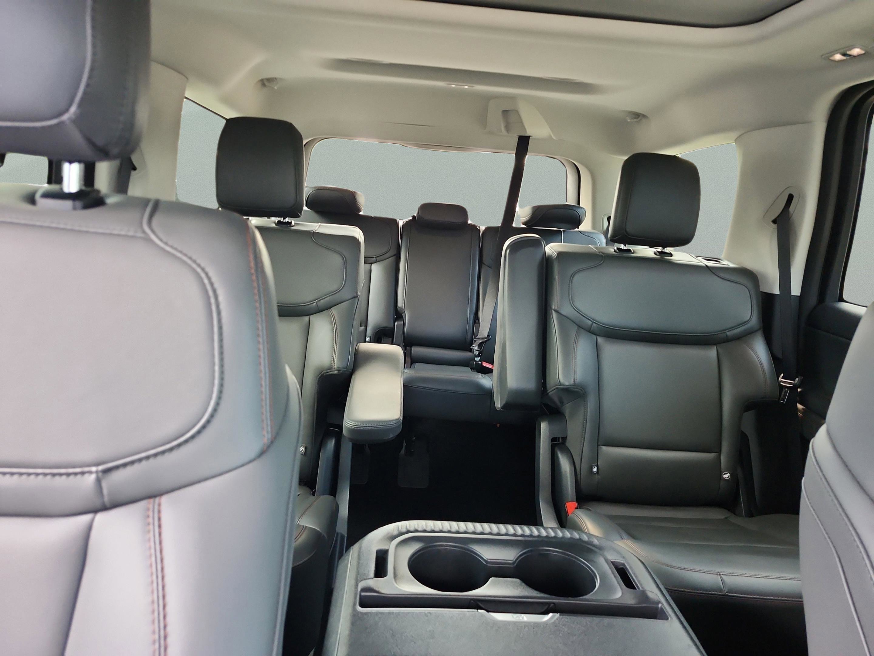 New 2025 Ford Expedition Active image 19