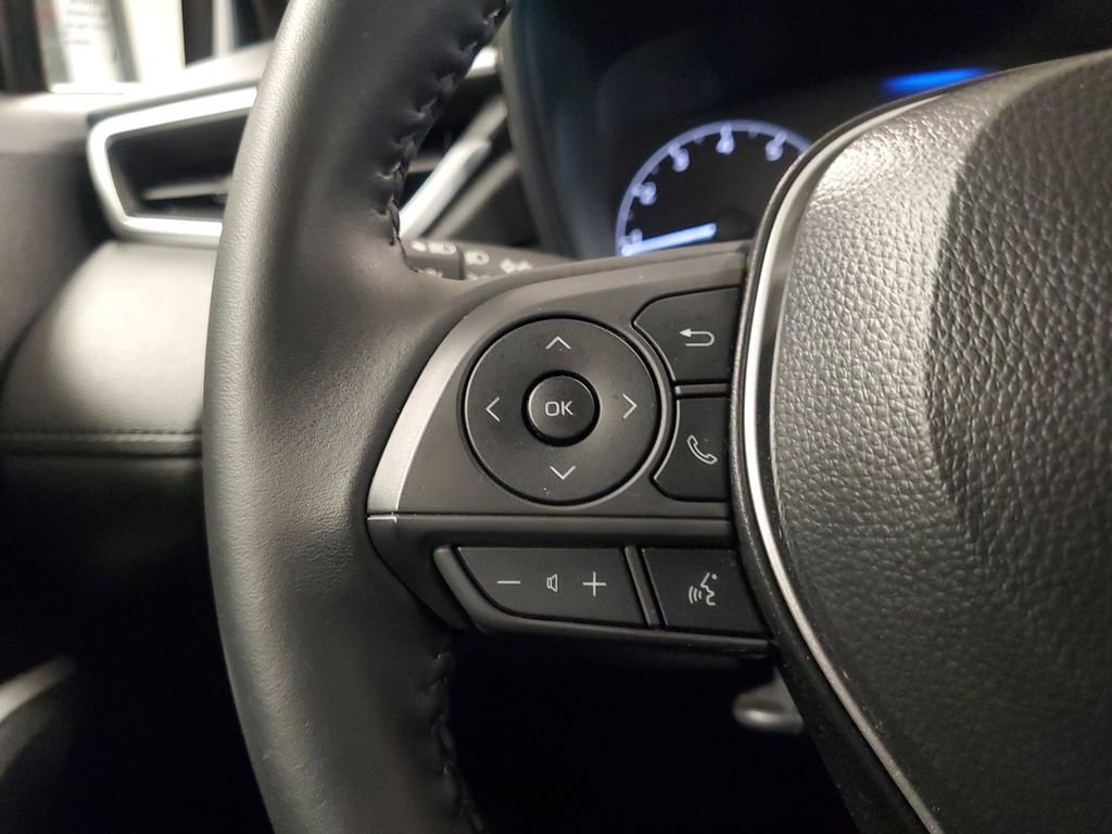 Used 2025 Toyota Corolla Cross LE image 20