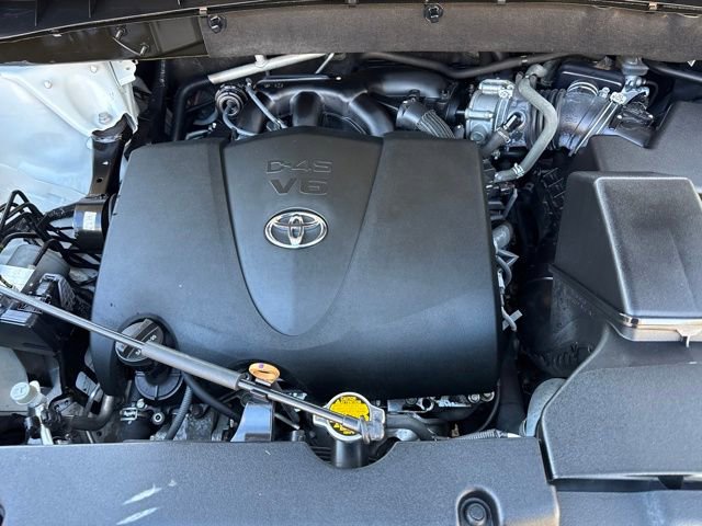 Used 2017 Toyota Highlander XLE image 30