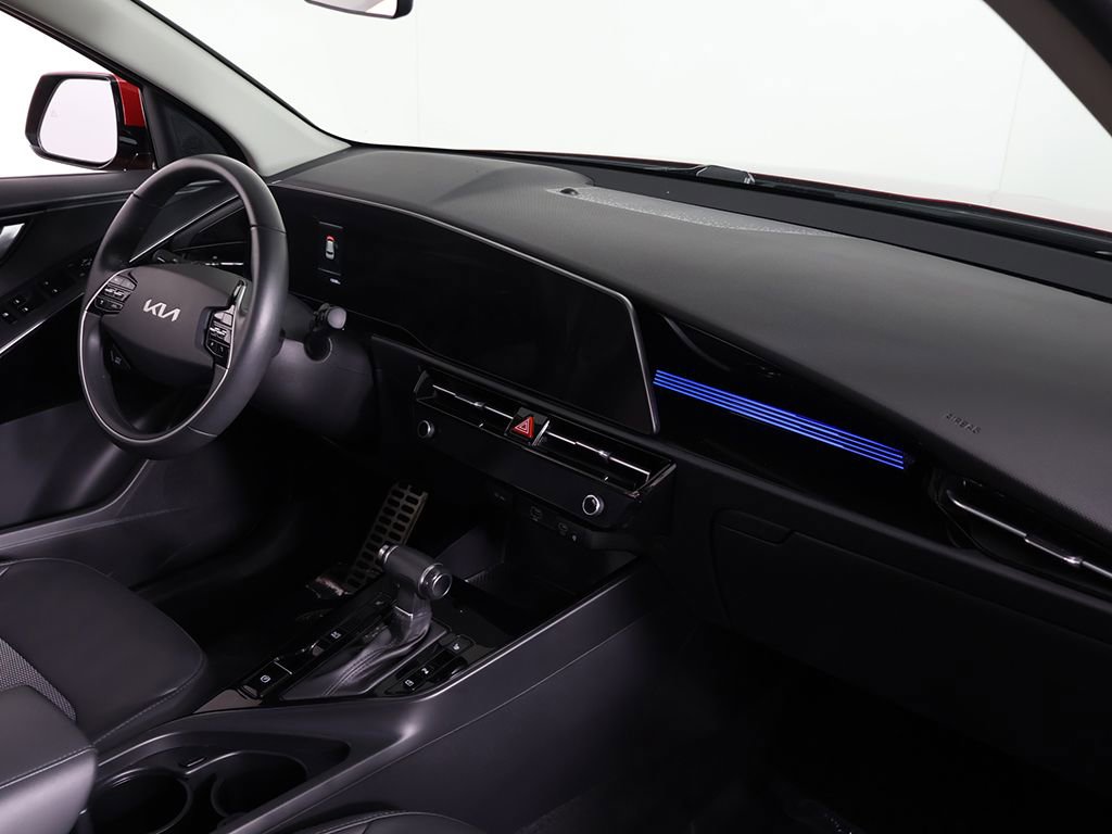 Used 2023 Kia Niro EX Touring image 29