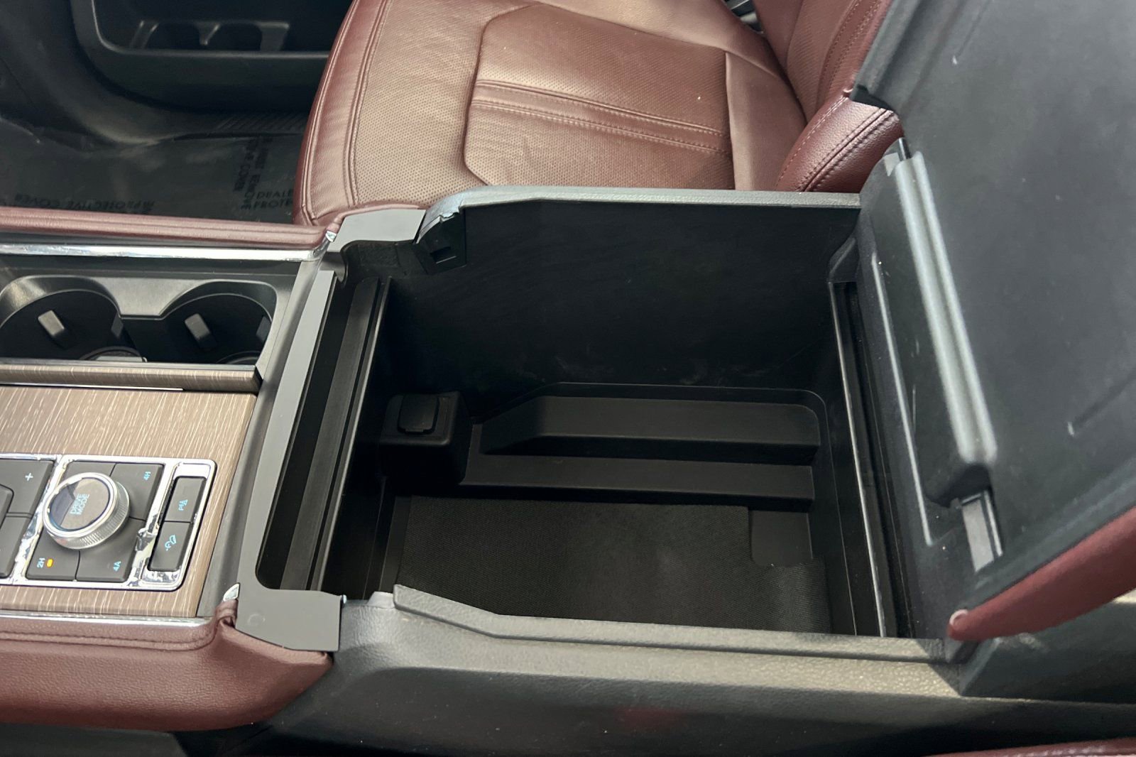 Used 2023 Ford Expedition Limited image 32