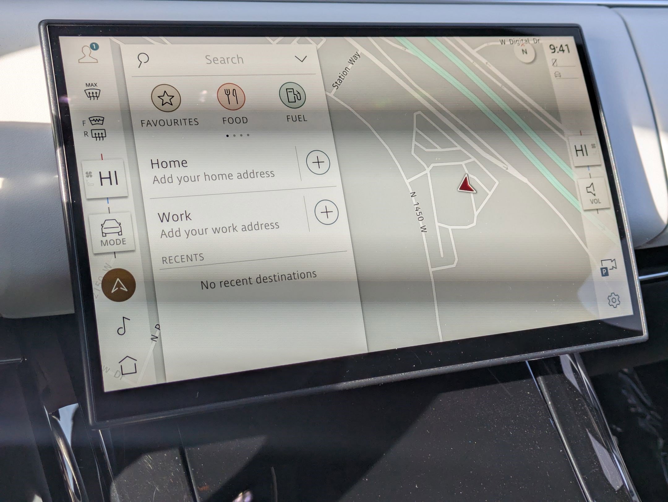 Used 2024 Land Rover Range Rover Sport SE image 21