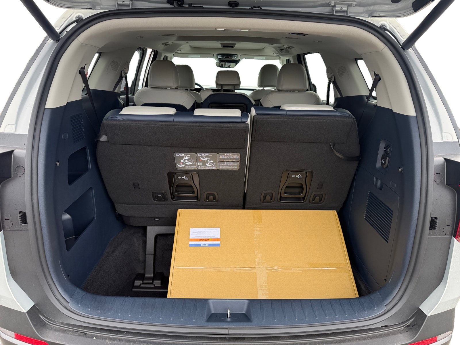 New 2026 Kia Carnival SX w/ SX Dark Edition Package image 17