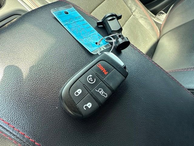 Used 2018 Dodge Durango R/T w/ Blacktop Package AWD/4WD image 35