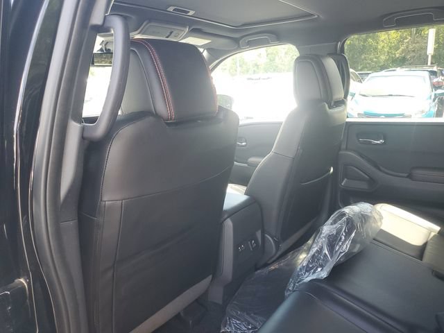 Certified 2024 Nissan Frontier PRO-4X w/ Pro Premium Package AWD/4WD image 8