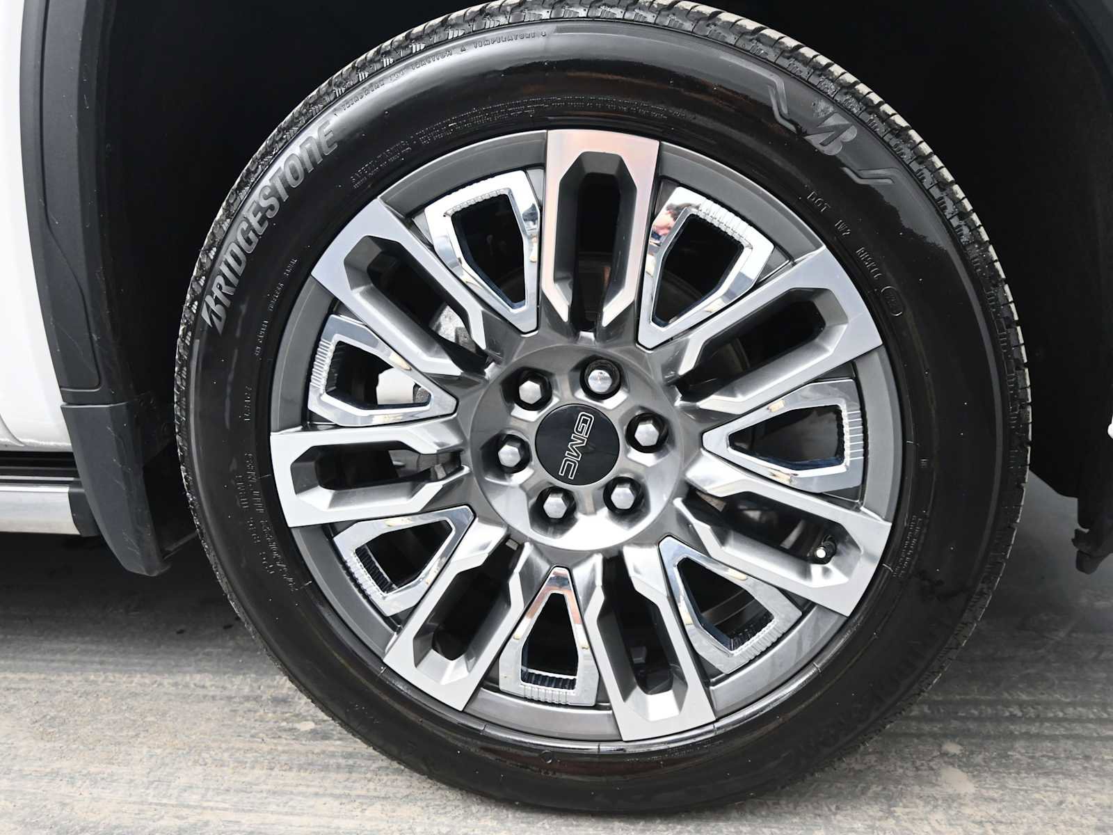 Used 2024 GMC Sierra 1500 Denali Ultimate image 10